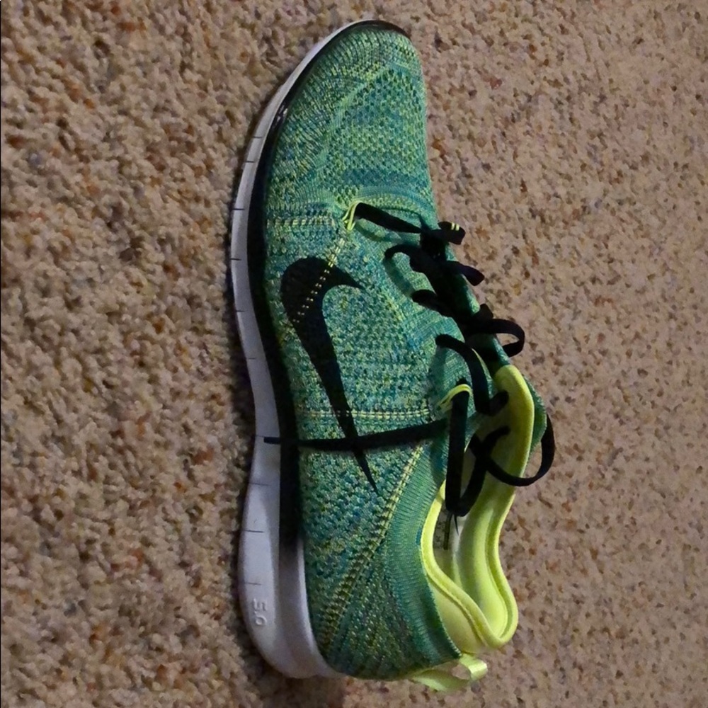 Nike Free TR Flyknit - Picture 2 of 3